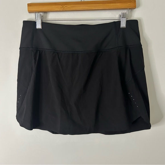Athleta Black Run With It 14” Skort - Picture 2 of 9
